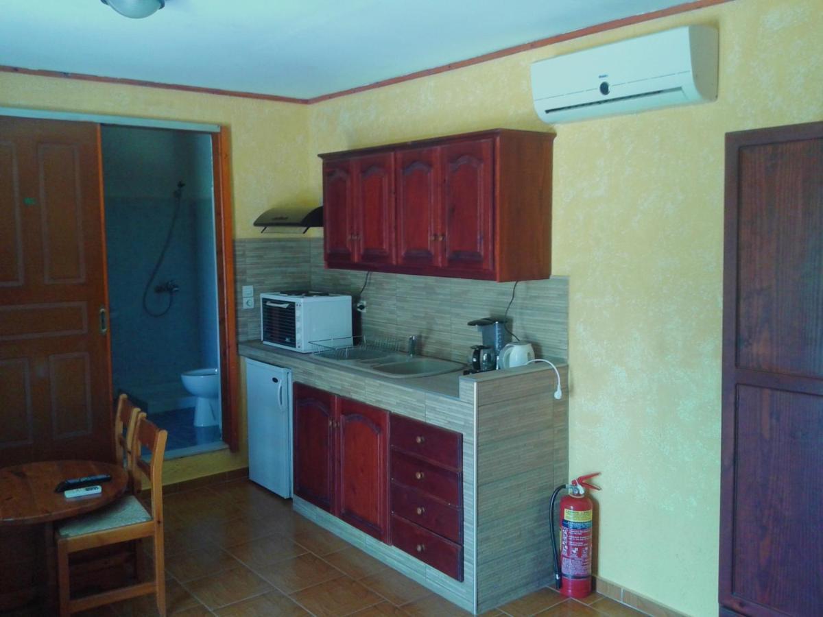 Sunrise Apartments Палекастрон Екстер'єр фото